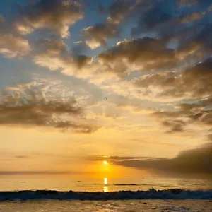 https://st-tropez.ocean-city-hotels.net