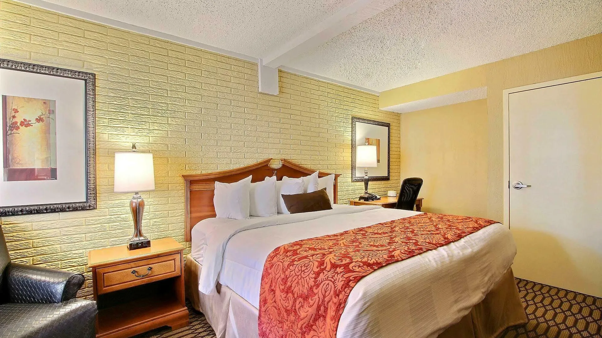 Best Western Savannah Historic District